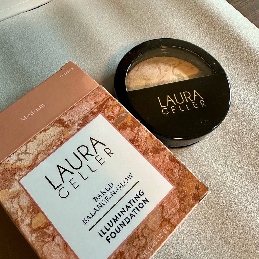 Laura Geller Baked Balance Glow Illuminating Foundation Medium